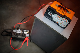 Punjač i starter za akumulator VCSB 12S - 2